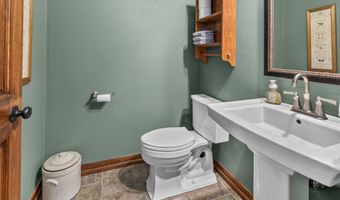 6622 N Kurey Dr, Appleton, WI 54913