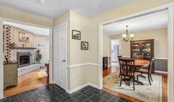 3 Linda Dr, Danbury, CT 06811