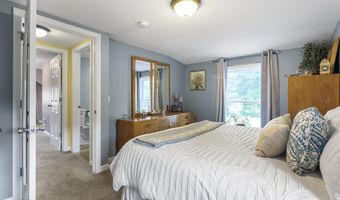 22 Rowe Pl, Bristol, CT 06010