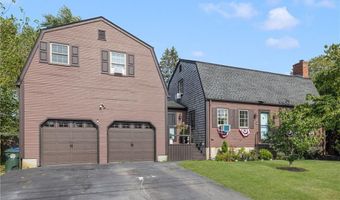 45 E St, Bristol, RI 02809