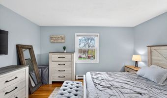 10 Meadowbrook Rd, Auburn, MA 01501