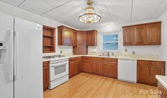 955 Hickory Nut St, Charlotte, NC 28205