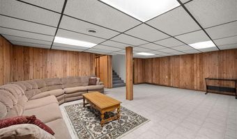 11938 Davis Rd, Alhambra, IL 62001