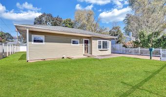 34 Croydon Rd, Amityville, NY 11701
