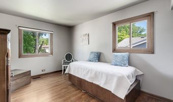 637 N Ellsworth Ave, Addison, IL 60101