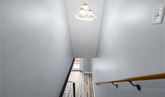 137 Overlook Dr, Warwick, RI 02818