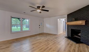 996 Hacienda Dr, Benton, AR 72019