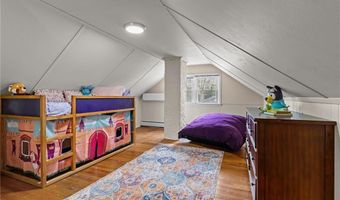 4 Sherbrooke Rd, Barrington, RI 02806