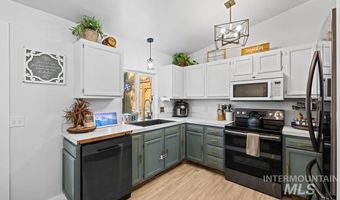 204 W Kerby St, Cascade, ID 83611