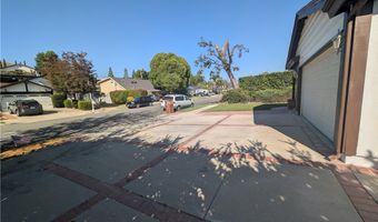 30516 Sandtrap Dr, Agoura Hills, CA 91301