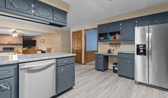 1022 E CAPITOL Dr, Appleton, WI 54911