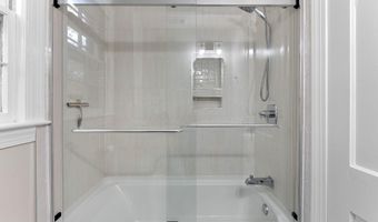 1400 S BARTON St 425, Arlington, VA 22204