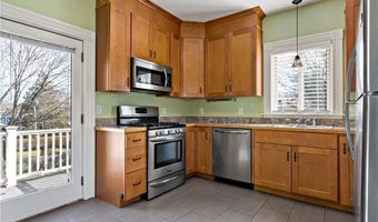 88 Burton St, Bristol, RI 02809