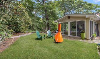 10 Guzeika Rd, North Kingstown, RI 02852