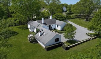 18 Ledge Rd, Newport, RI 02840