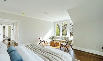 53 Jennys Ln, Barrington, RI 02806