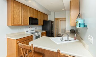 921 10th St, Altoona, IA 50009