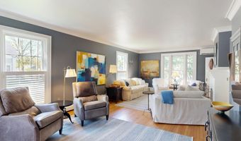 75 Court St, Belfast, ME 04915
