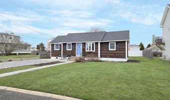 19 Kent Pl, Amityville, NY 11701