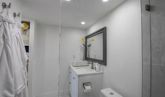 20301 W Country Club Dr 930, Aventura, FL 33180