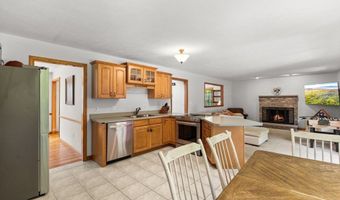 4 Crestwood Dr, Blackstone, MA 01504