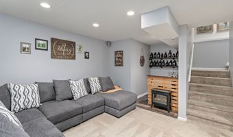 2826 SW Village Cir, Ankeny, IA 50023