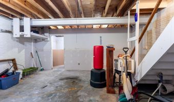 3075 Wessex Ct, Columbus, OH 43232