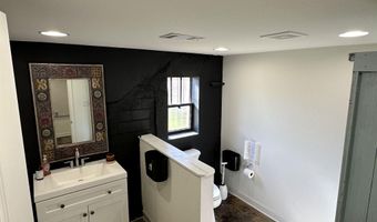 114 N Market St, Benton, AR 72015