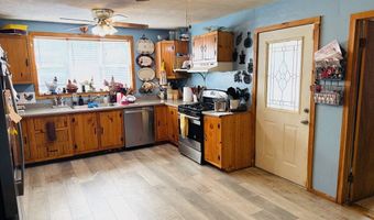 27 Warwick Ave, Athol, MA 01331