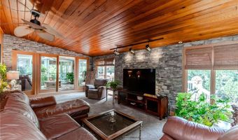 1 Polly Dr, North Providence, RI 02911