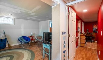 48 Central St, Warwick, RI 02886