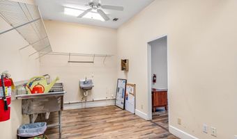 51 Market St A, Apalachicola, FL 32320