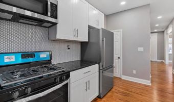 327 LYNDHURST St, Baltimore, MD 21229