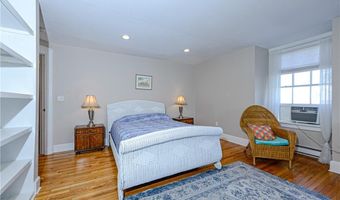 10 Pell St 3B, Newport, RI 02840