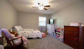 948 Pinebluff Lake Rd, Aberdeen, NC 28315