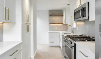 124 Minturn Pl, Bridgeport, CT 06606