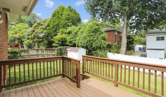 4503 TRAYMORE St, Bethesda, MD 20814