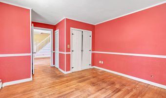 13 Hoyt Rd, Bethel, CT 06801