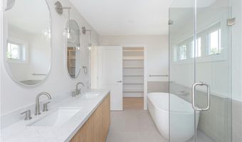 10 Mount Hope Ave, Portsmouth, RI 02871