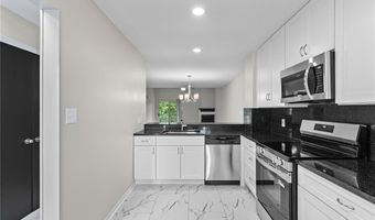 178 Cascade Circle Dr, Ballwin, MO 63021