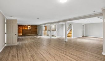 318 Algonquin Dr, Ballwin, MO 63011