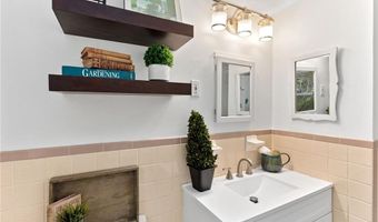 352 Lafayette Rd, North Kingstown, RI 02852