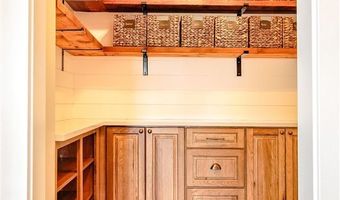 9174 207th Ave, Anamosa, IA 52205