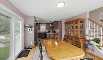 21 Portland St, Lincoln, RI 02838