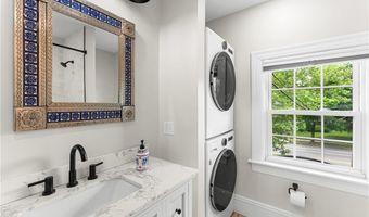 1144 Narragansett Blvd, Cranston, RI 02905