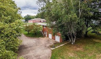 676 E Turkeyfoot Lake Rd, Akron, OH 44319