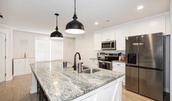 2072 Creekwood Cir, Bauxite, AR 72011