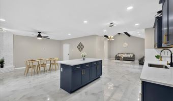863 Woods Mill Rd, Ballwin, MO 63011