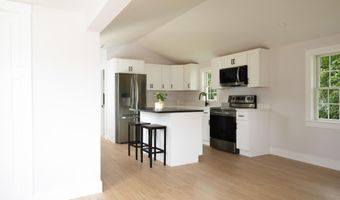 9 2nd St, Bourne, MA 02532