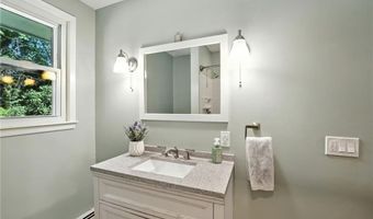 9 Heritage Cir, Johnston, RI 02919